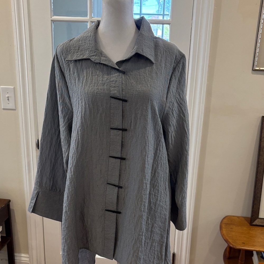 Habitat Light Grey Rayon Blend Tunic Top. Size M